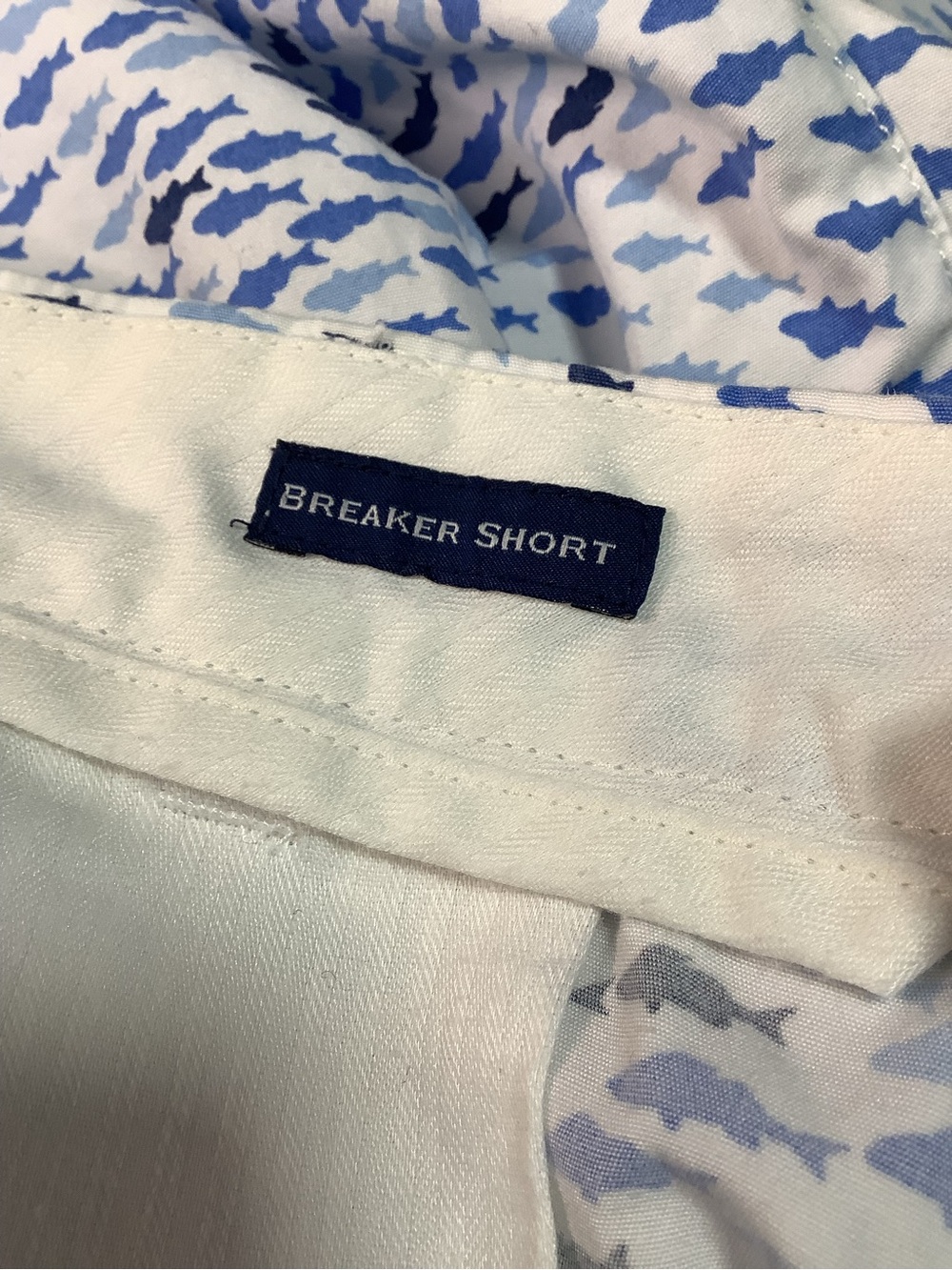 VINEYARD VINES Men's White Blue Breaker Shorts All Over Fish Print Size 34 - Picture 7 of 13